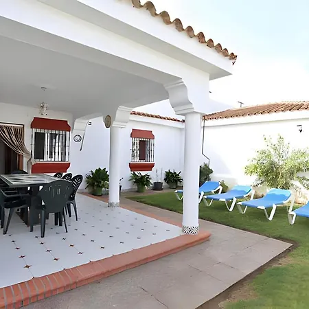 Familiar Con Piscina Privada Y Jardin *