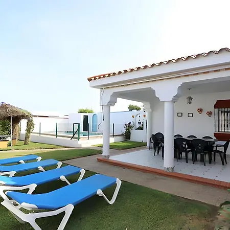 Holiday home Familiar Con Piscina Privada Y Jardin Conil De La Frontera