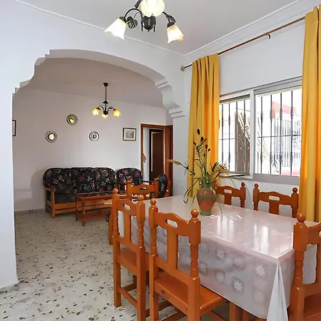 Holiday home Familiar Con Piscina Privada Y Jardin Conil De La Frontera