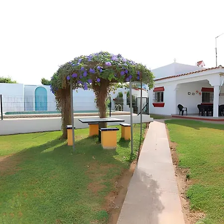 Villa Familiar Con Piscina Privada Y Jardin *