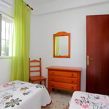 Familiar Con Piscina Privada Y Jardin Villa